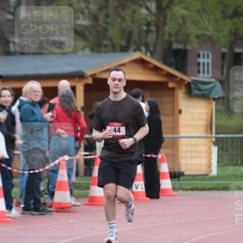 13.04.2025 - Hammer Lauf A. Gomolzig http://msf.ph/oto/7666082 13.04.2025 12:34:53 Ziel 244 meine-sportfotos.de