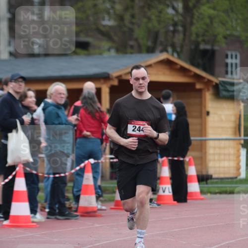 13.04.2025 - Hammer Lauf A. Gomolzig http://msf.ph/oto/7666083 13.04.2025 12:34:53 Ziel 244 meine-sportfotos.de