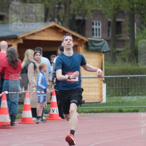 13.04.2025 - Hammer Lauf A. Gomolzig http://msf.ph/oto/7666089 13.04.2025 12:35:10 Ziel 310, 1098 meine-sportfotos.de