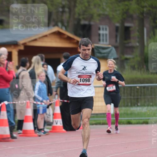 13.04.2025 - Hammer Lauf A. Gomolzig http://msf.ph/oto/7666094 13.04.2025 12:35:14 Ziel 927, 1098 meine-sportfotos.de