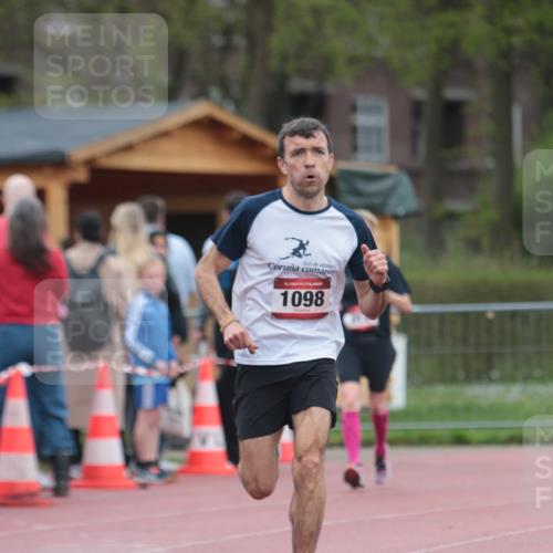 13.04.2025 - Hammer Lauf A. Gomolzig http://msf.ph/oto/7666096 13.04.2025 12:35:15 Ziel 927, 1098 meine-sportfotos.de