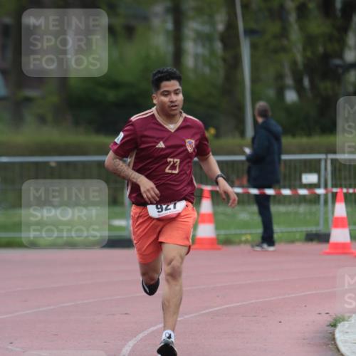 13.04.2025 - Hammer Lauf A. Gomolzig http://msf.ph/oto/7666102 13.04.2025 12:35:22 Ziel 241, 274, 927 meine-sportfotos.de
