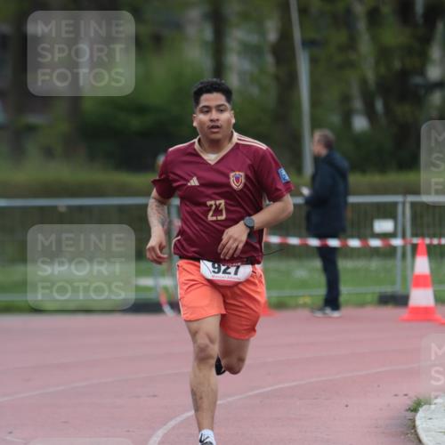 13.04.2025 - Hammer Lauf A. Gomolzig http://msf.ph/oto/7666103 13.04.2025 12:35:22 Ziel 241, 274, 927 meine-sportfotos.de