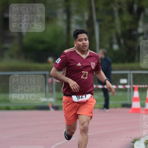 13.04.2025 - Hammer Lauf A. Gomolzig http://msf.ph/oto/7666104 13.04.2025 12:35:22 Ziel 241, 274, 927 meine-sportfotos.de