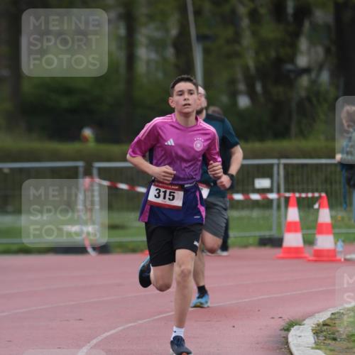 13.04.2025 - Hammer Lauf A. Gomolzig http://msf.ph/oto/7666118 13.04.2025 12:35:34 Ziel 127, 315, 1892 meine-sportfotos.de