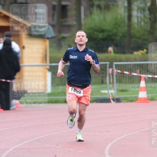13.04.2025 - Hammer Lauf A. Gomolzig http://msf.ph/oto/7666125 13.04.2025 12:35:38 Ziel 1892 meine-sportfotos.de