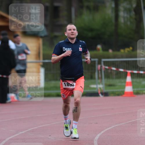 13.04.2025 - Hammer Lauf A. Gomolzig http://msf.ph/oto/7666126 13.04.2025 12:35:38 Ziel 1892 meine-sportfotos.de