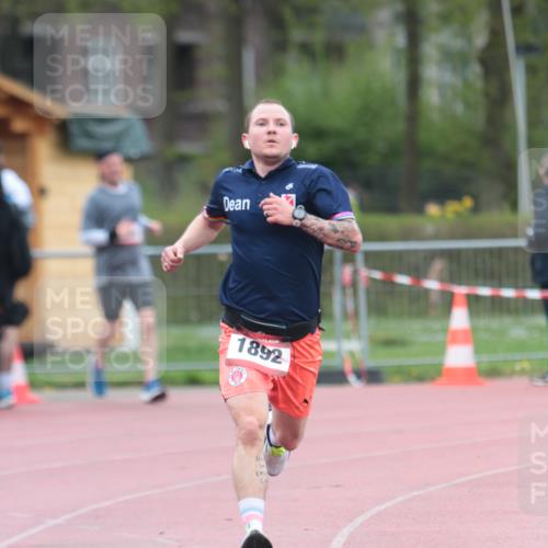 13.04.2025 - Hammer Lauf A. Gomolzig http://msf.ph/oto/7666127 13.04.2025 12:35:39 Ziel 1892 meine-sportfotos.de