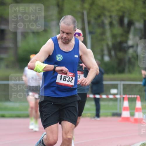 13.04.2025 - Hammer Lauf A. Gomolzig http://msf.ph/oto/7666191 13.04.2025 12:37:00 Ziel 18, 335, 483, 1364, 1368, 1832 meine-sportfotos.de