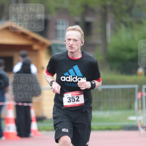 13.04.2025 - Hammer Lauf A. Gomolzig http://msf.ph/oto/7666215 13.04.2025 12:37:17 Ziel  meine-sportfotos.de