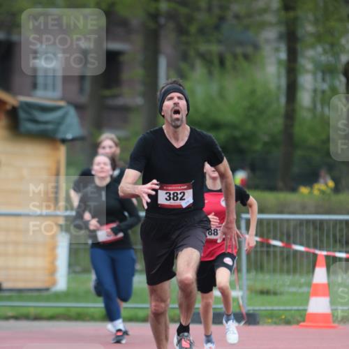 13.04.2025 - Hammer Lauf A. Gomolzig http://msf.ph/oto/7666289 13.04.2025 12:38:56 Ziel 5, 382, 1247, 1260, 1335, 1575, 1881 meine-sportfotos.de
