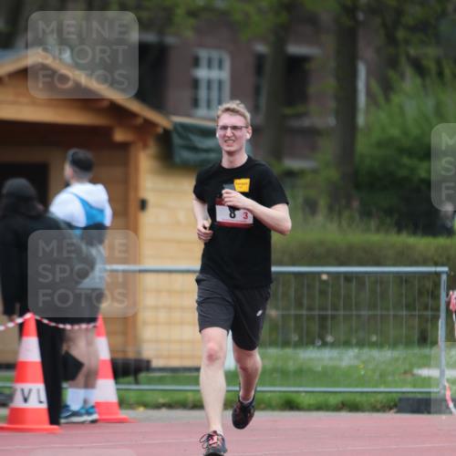 13.04.2025 - Hammer Lauf A. Gomolzig http://msf.ph/oto/7666323 13.04.2025 12:39:35 Ziel 8, 233, 1307 meine-sportfotos.de