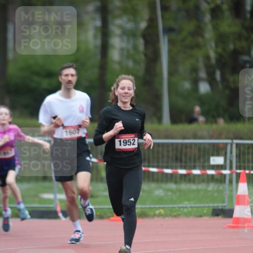 13.04.2025 - Hammer Lauf A. Gomolzig http://msf.ph/oto/7666330 13.04.2025 12:39:45 Ziel 361, 995, 1087, 1586, 1600, 1607, 1957 meine-sportfotos.de