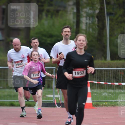 13.04.2025 - Hammer Lauf A. Gomolzig http://msf.ph/oto/7666331 13.04.2025 12:39:46 Ziel 361, 995, 1087, 1586, 1600, 1607, 1957 meine-sportfotos.de