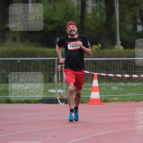 13.04.2025 - Hammer Lauf A. Gomolzig http://msf.ph/oto/7666343 13.04.2025 12:39:58 Ziel 300, 552, 1025, 1581, 1755, 1977 meine-sportfotos.de