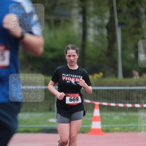 13.04.2025 - Hammer Lauf A. Gomolzig http://msf.ph/oto/7666398 13.04.2025 12:40:52 Ziel 669, 947, 1875 meine-sportfotos.de
