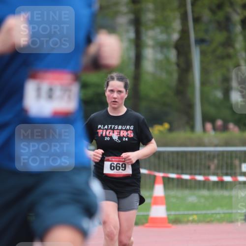13.04.2025 - Hammer Lauf A. Gomolzig http://msf.ph/oto/7666399 13.04.2025 12:40:52 Ziel 669, 947, 1875 meine-sportfotos.de
