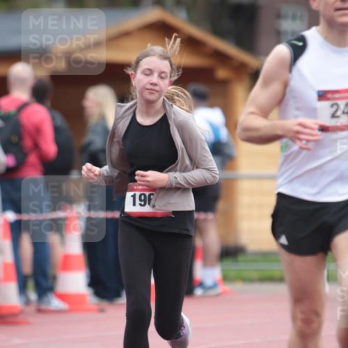 13.04.2025 - Hammer Lauf A. Gomolzig http://msf.ph/oto/7666416 13.04.2025 12:41:14 Ziel 242, 309, 1297, 1963 meine-sportfotos.de