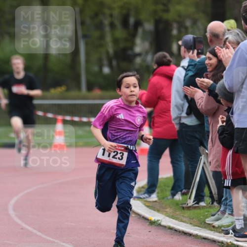 13.04.2025 - Hammer Lauf A. Gomolzig http://msf.ph/oto/7666456 13.04.2025 12:41:51 Ziel 2, 168, 1123, 1598 meine-sportfotos.de