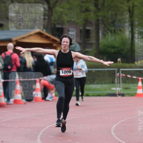 13.04.2025 - Hammer Lauf A. Gomolzig http://msf.ph/oto/7666485 13.04.2025 12:42:22 Ziel 1009, 1047 meine-sportfotos.de