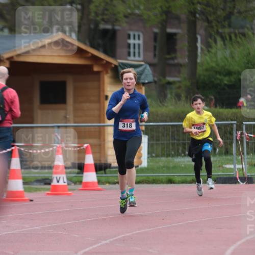 13.04.2025 - Hammer Lauf A. Gomolzig http://msf.ph/oto/7666557 13.04.2025 12:43:19 Ziel 101, 318, 1997 meine-sportfotos.de