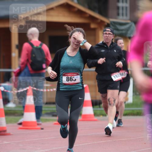 13.04.2025 - Hammer Lauf A. Gomolzig http://msf.ph/oto/7666568 13.04.2025 12:43:29 Ziel 101, 863, 958, 1551, 1611, 1847, 1866, 1868, 1883, 1935, 1995 meine-sportfotos.de