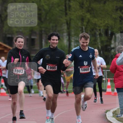 13.04.2025 - Hammer Lauf A. Gomolzig http://msf.ph/oto/7666575 13.04.2025 12:43:34 Ziel 958, 1272, 1551, 1576, 1578, 1611, 1612, 1613, 1847, 1866, 1868, 1883, 1935, 1995 meine-sportfotos.de