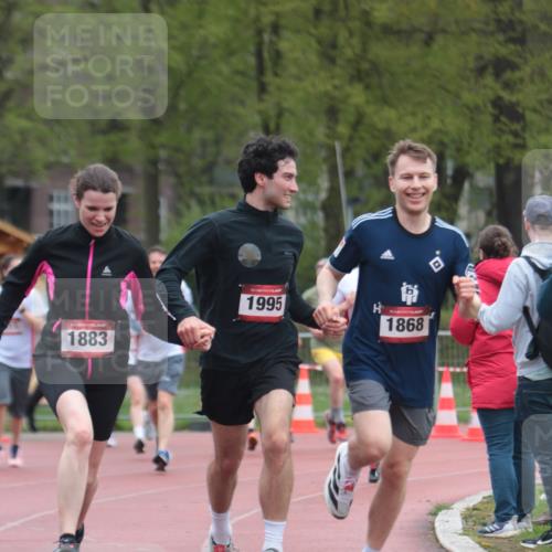 13.04.2025 - Hammer Lauf A. Gomolzig http://msf.ph/oto/7666576 13.04.2025 12:43:34 Ziel 958, 1272, 1551, 1576, 1578, 1611, 1612, 1613, 1847, 1866, 1868, 1883, 1935, 1995 meine-sportfotos.de