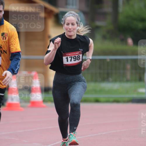 13.04.2025 - Hammer Lauf A. Gomolzig http://msf.ph/oto/7666624 13.04.2025 12:44:11 Ziel 527, 603, 1798 meine-sportfotos.de
