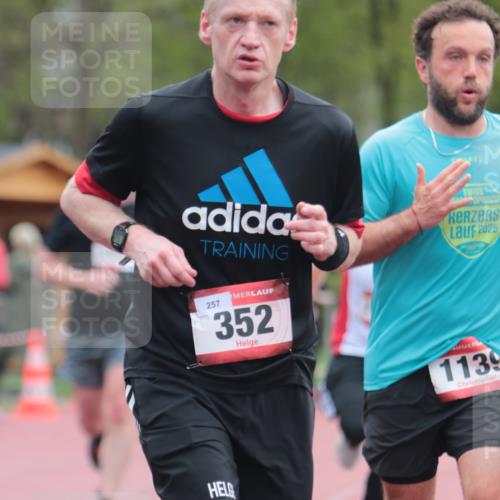 13.04.2025 - Hammer Lauf A. Gomolzig http://msf.ph/oto/7666638 13.04.2025 12:44:31 Ziel 1033, 1139, 1552, 1587, 1601, 1846 meine-sportfotos.de