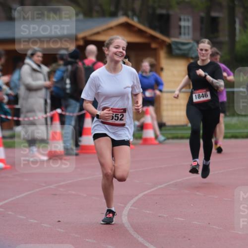 13.04.2025 - Hammer Lauf A. Gomolzig http://msf.ph/oto/7666643 13.04.2025 12:44:35 Ziel 111, 292, 521, 1376, 1552, 1846 meine-sportfotos.de