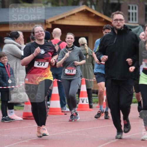 13.04.2025 - Hammer Lauf A. Gomolzig http://msf.ph/oto/7666661 13.04.2025 12:44:48 Ziel 257, 277, 592, 757, 817, 818, 948, 1091 meine-sportfotos.de