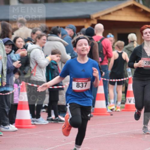13.04.2025 - Hammer Lauf A. Gomolzig http://msf.ph/oto/7666727 13.04.2025 12:45:50 Ziel 337, 441, 837, 1283 meine-sportfotos.de