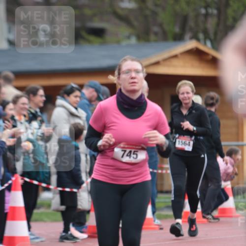 13.04.2025 - Hammer Lauf A. Gomolzig http://msf.ph/oto/7666768 13.04.2025 12:46:26 Ziel 367, 745, 1245, 1564 meine-sportfotos.de
