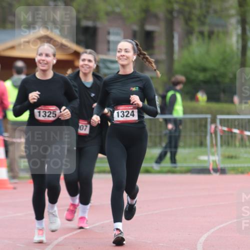 13.04.2025 - Hammer Lauf A. Gomolzig http://msf.ph/oto/7666784 13.04.2025 12:46:52 Ziel 862, 1007, 1150, 1324, 1325 meine-sportfotos.de