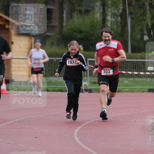 13.04.2025 - Hammer Lauf A. Gomolzig http://msf.ph/oto/7666797 13.04.2025 12:47:04 Ziel 333, 1802, 1974 meine-sportfotos.de
