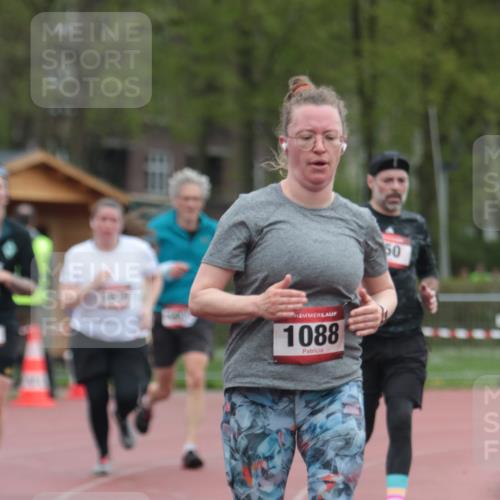 13.04.2025 - Hammer Lauf A. Gomolzig http://msf.ph/oto/7666820 13.04.2025 12:47:20 Ziel 121, 246, 247, 604, 950, 1088, 1238, 1839, 1900 meine-sportfotos.de