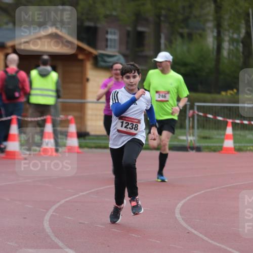 13.04.2025 - Hammer Lauf A. Gomolzig http://msf.ph/oto/7666828 13.04.2025 12:47:25 Ziel 121, 246, 247, 1238 meine-sportfotos.de