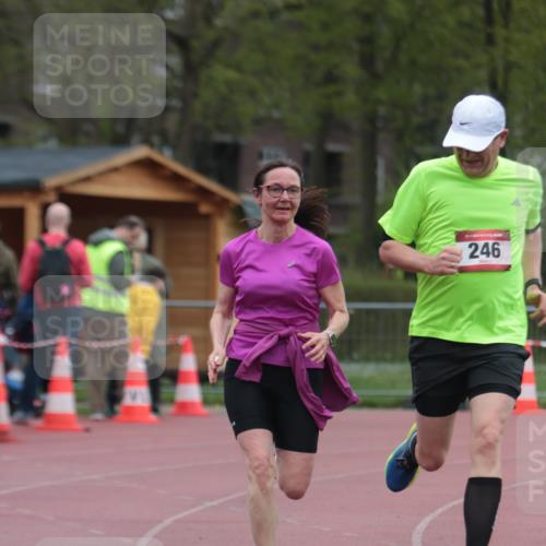13.04.2025 - Hammer Lauf A. Gomolzig http://msf.ph/oto/7666835 13.04.2025 12:47:28 Ziel 246, 247 meine-sportfotos.de