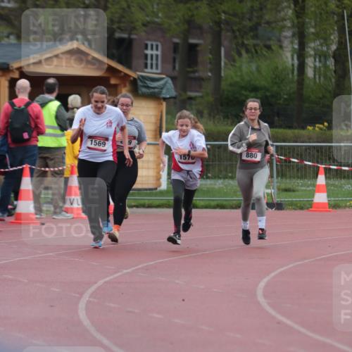 13.04.2025 - Hammer Lauf A. Gomolzig http://msf.ph/oto/7666836 13.04.2025 12:47:42 Ziel 228, 879, 880, 1569, 1570 meine-sportfotos.de