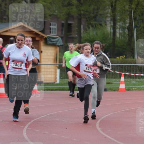 13.04.2025 - Hammer Lauf A. Gomolzig http://msf.ph/oto/7666840 13.04.2025 12:47:43 Ziel 228, 879, 880, 1569, 1570 meine-sportfotos.de