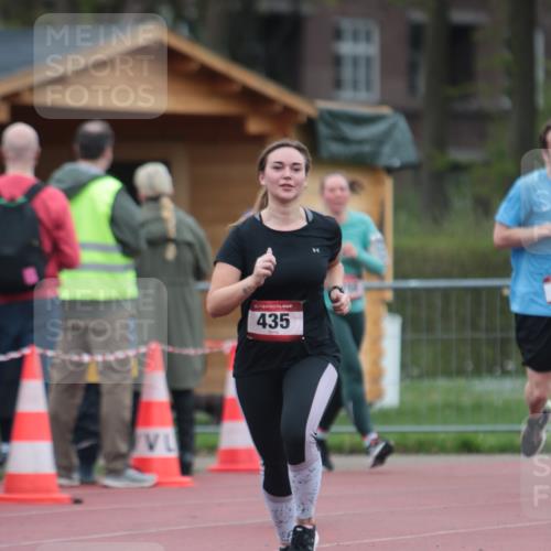 13.04.2025 - Hammer Lauf A. Gomolzig http://msf.ph/oto/7666847 13.04.2025 12:47:53 Ziel 251, 435, 487 meine-sportfotos.de