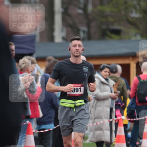 13.04.2025 - Hammer Lauf A. Gomolzig http://msf.ph/oto/7666859 13.04.2025 12:48:04 Ziel 536, 758, 1848, 1891 meine-sportfotos.de