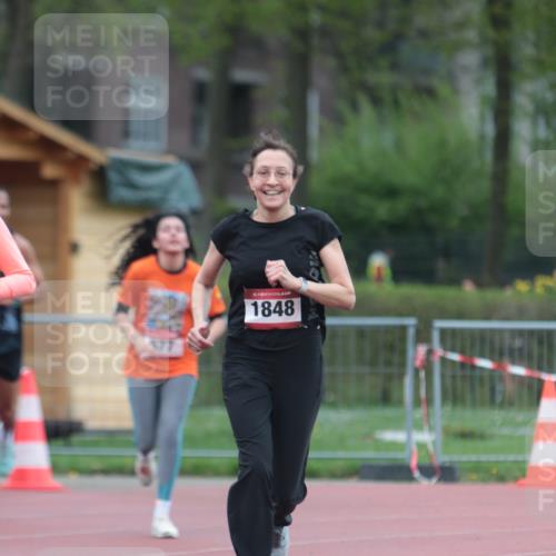 13.04.2025 - Hammer Lauf A. Gomolzig http://msf.ph/oto/7666864 13.04.2025 12:48:11 Ziel 488, 536, 677, 1848 meine-sportfotos.de