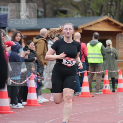 13.04.2025 - Hammer Lauf A. Gomolzig http://msf.ph/oto/7666873 13.04.2025 12:48:21 Ziel 253, 1751 meine-sportfotos.de