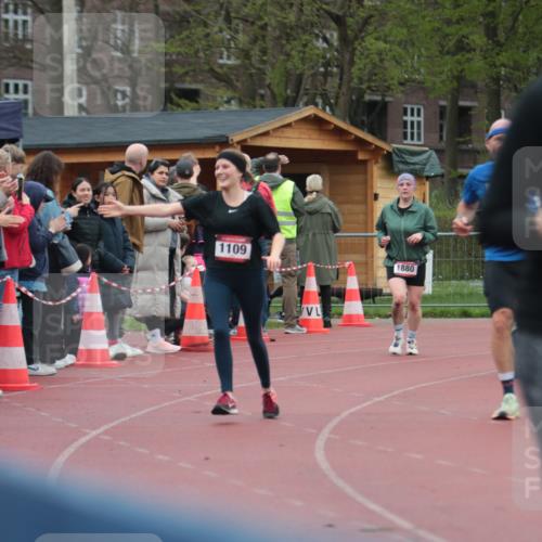 13.04.2025 - Hammer Lauf A. Gomolzig http://msf.ph/oto/7666915 13.04.2025 12:49:03 Ziel 14, 227, 1109, 1880, 1951 meine-sportfotos.de