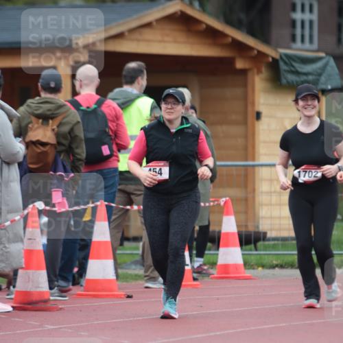 13.04.2025 - Hammer Lauf A. Gomolzig http://msf.ph/oto/7666935 13.04.2025 12:49:31 Ziel 454, 1304 meine-sportfotos.de