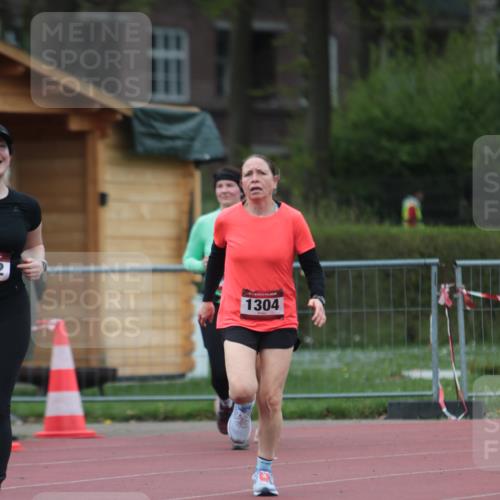 13.04.2025 - Hammer Lauf A. Gomolzig http://msf.ph/oto/7666938 13.04.2025 12:49:34 Ziel 454, 1304, 1702 meine-sportfotos.de
