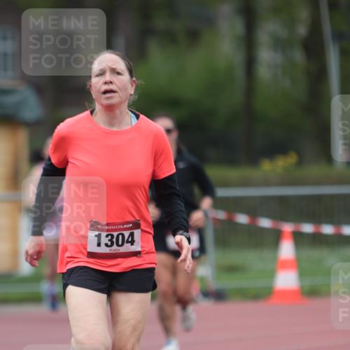 13.04.2025 - Hammer Lauf A. Gomolzig http://msf.ph/oto/7666943 13.04.2025 12:49:37 Ziel 193, 454, 1304, 1702 meine-sportfotos.de