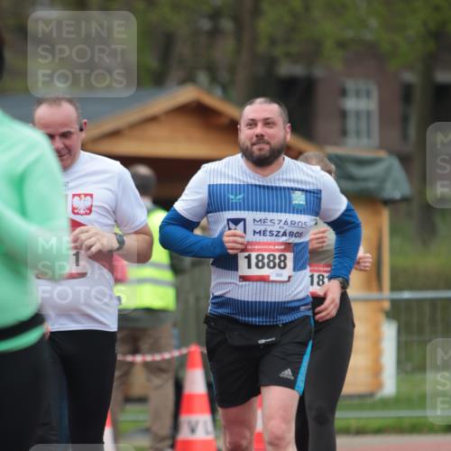 13.04.2025 - Hammer Lauf A. Gomolzig http://msf.ph/oto/7666947 13.04.2025 12:49:44 Ziel 193, 516, 662, 1181, 1888, 1911 meine-sportfotos.de